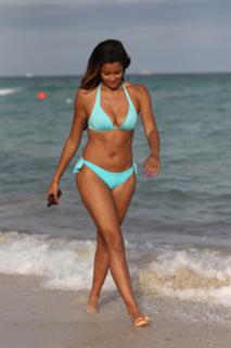Claudia Jordan feet photo thumbnail