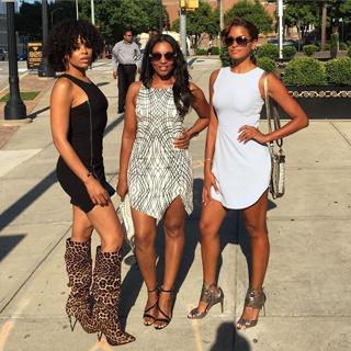 Claudia Jordan feet photo thumbnail