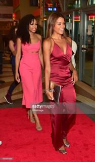 Claudia Jordan feet photo thumbnail