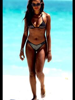 Claudia Jordan feet photo thumbnail