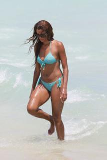 Claudia Jordan feet photo thumbnail