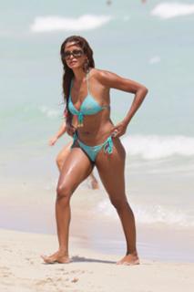 Claudia Jordan feet photo thumbnail