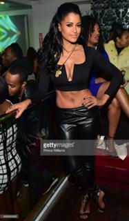 Claudia Jordan feet photo thumbnail