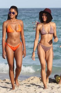 Claudia Jordan feet photo thumbnail