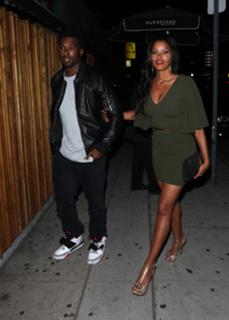 Claudia Jordan feet photo thumbnail