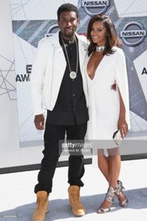 Claudia Jordan feet photo thumbnail