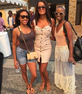 Claudia Jordan feet photo thumbnail