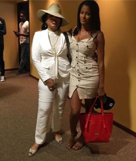 Claudia Jordan feet photo thumbnail