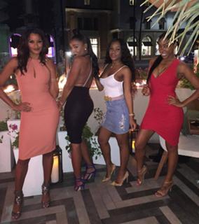 Claudia Jordan feet photo thumbnail