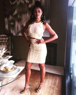 Claudia Jordan feet photo thumbnail
