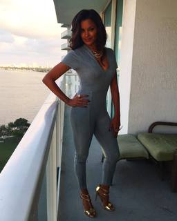 Claudia Jordan feet photo thumbnail
