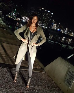 Claudia Jordan feet photo thumbnail