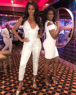 Claudia Jordan feet photo thumbnail