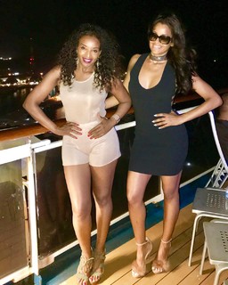 Claudia Jordan feet photo thumbnail