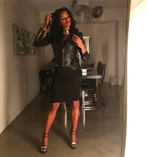 Claudia Jordan feet photo thumbnail