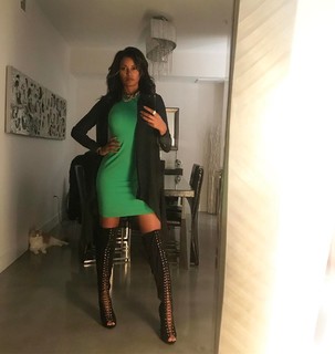 Claudia Jordan feet photo thumbnail