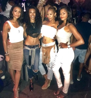 Claudia Jordan feet photo thumbnail