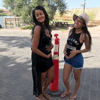 Claudia Jordan feet photo thumbnail