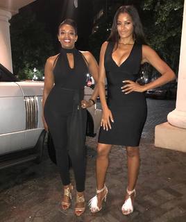 Claudia Jordan feet photo thumbnail