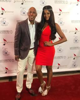 Claudia Jordan feet photo thumbnail