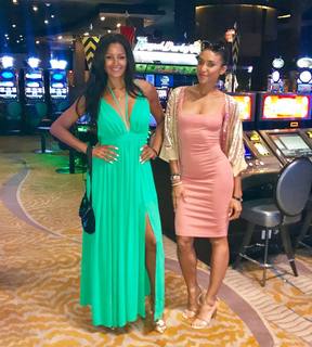 Claudia Jordan feet photo thumbnail