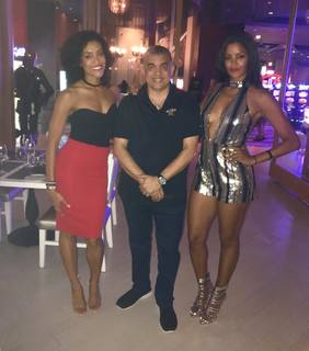 Claudia Jordan feet photo thumbnail