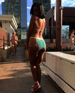 Claudia Jordan feet photo thumbnail