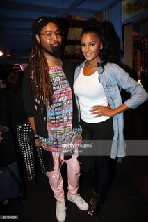 Claudia Jordan feet photo thumbnail