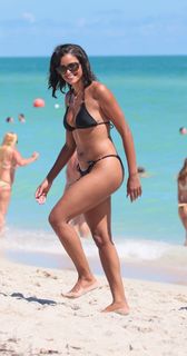 Claudia Jordan feet photo thumbnail