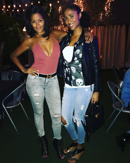 Claudia Jordan feet photo thumbnail