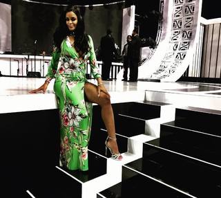 Claudia Jordan feet photo thumbnail