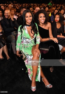 Claudia Jordan feet photo thumbnail
