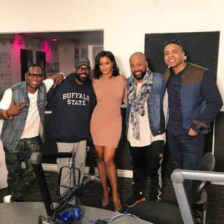 Claudia Jordan feet photo thumbnail