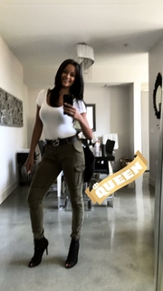 Claudia Jordan feet photo thumbnail