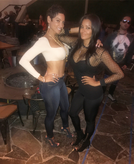 Claudia Jordan feet photo thumbnail