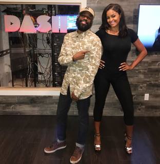 Claudia Jordan feet photo thumbnail