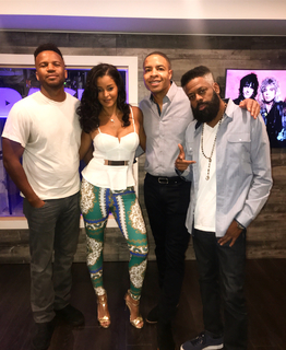 Claudia Jordan feet photo thumbnail