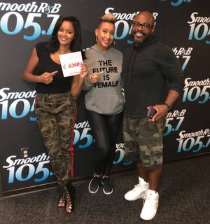 Claudia Jordan feet photo thumbnail