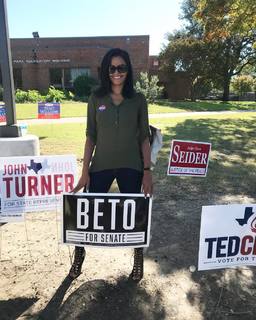 Claudia Jordan feet photo thumbnail