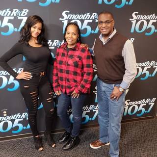 Claudia Jordan feet photo thumbnail