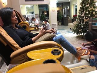 Claudia Jordan feet photo thumbnail