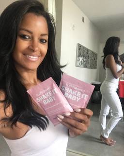 Claudia Jordan feet photo thumbnail