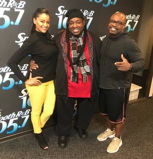 Claudia Jordan feet photo thumbnail