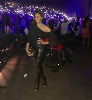 Claudia Jordan feet photo thumbnail