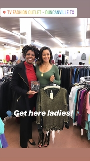 Claudia Jordan feet photo thumbnail