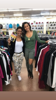 Claudia Jordan feet photo thumbnail