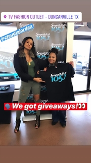 Claudia Jordan feet photo thumbnail