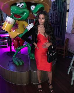 Claudia Jordan feet photo thumbnail