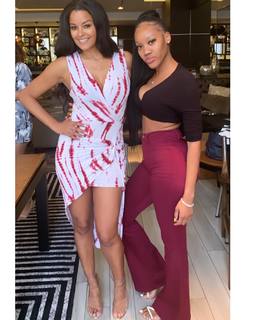 Claudia Jordan feet photo thumbnail