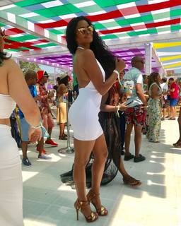 Claudia Jordan feet photo thumbnail